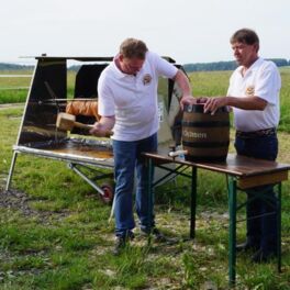 Spende von Knapp und Hiller an TEB e. V.
